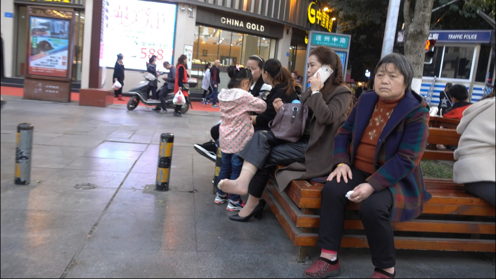 streetsnapnylon[00 01 39][20181208 225111 0]